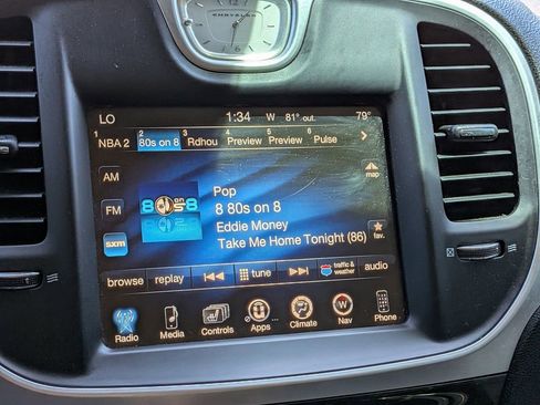 Used 2015 Chrysler 300 C w/ Light Group image 18