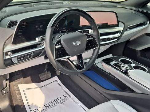 Certified 2024 Cadillac Lyriq Luxury AWD/4WD image 9