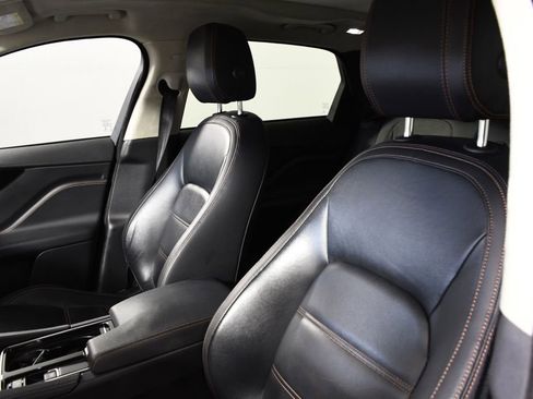 Used 2020 Jaguar F-PACE Prestige image 17