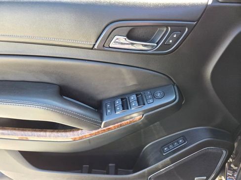 Certified 2018 Chevrolet Suburban Premier image 17