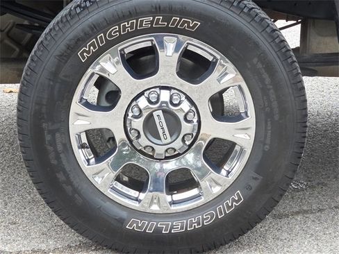 Used 2020 Ford F250 Lariat w/ Chrome Package image 9