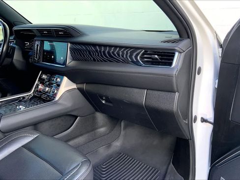 Used 2023 GMC Yukon XL Denali w/ Advanced Technology Package AWD/4WD image 23