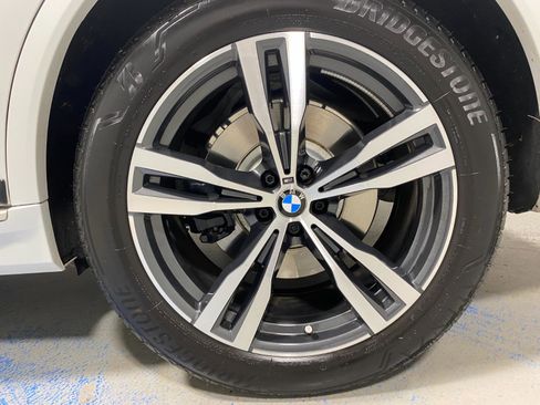 Used 2025 BMW X7 xDrive40i w/ M Sport Package image 25