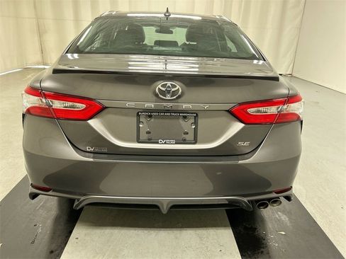 Used 2020 Toyota Camry image 21