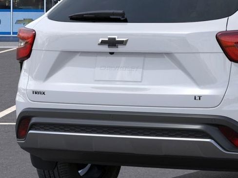 New 2026 Chevrolet Trax LT w/ Driver Confidence Package image 14