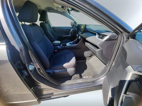 Used 2019 Toyota RAV4 LE AWD/4WD image 20