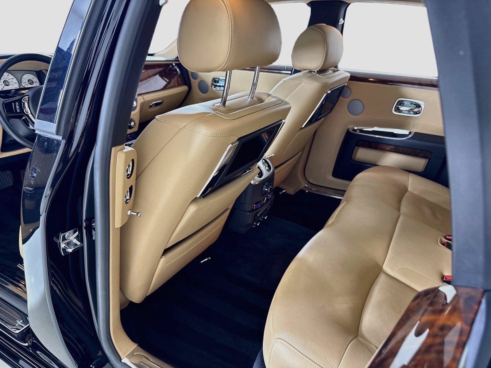 Used 2013 Rolls-Royce Ghost RWD image 23