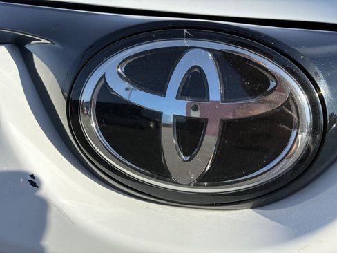 Used 2018 Toyota RAV4 SE w/ Power Extra Value Package AWD/4WD image 12