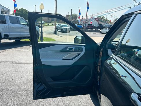 New 2026 Ford Explorer Platinum w/ LUX Leather Package AWD/4WD image 19