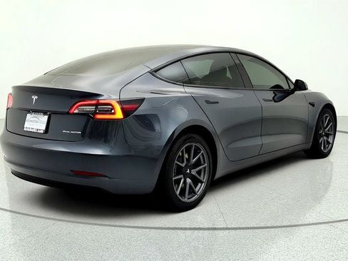 Used 2022 Tesla Model 3 Long Range AWD/4WD image 5