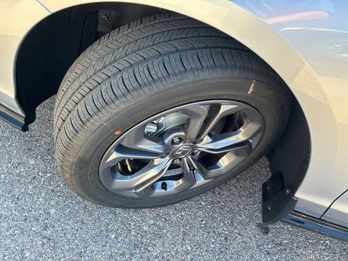 New 2025 Honda Accord EX-L image 9