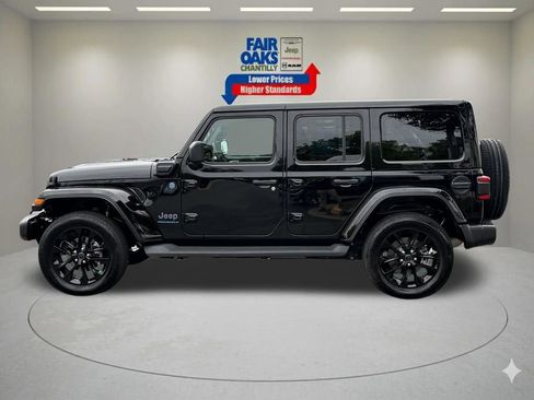 Certified 2025 Jeep Wrangler Unlimited Sahara AWD/4WD image 11