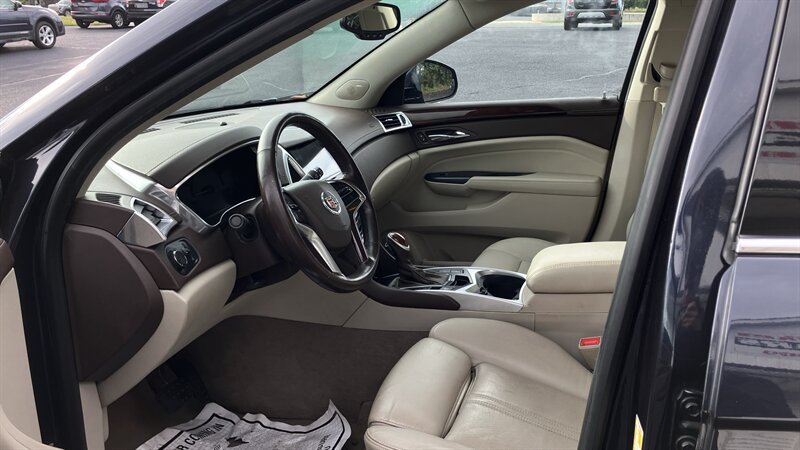 Used 2014 Cadillac SRX Luxury FWD image 10