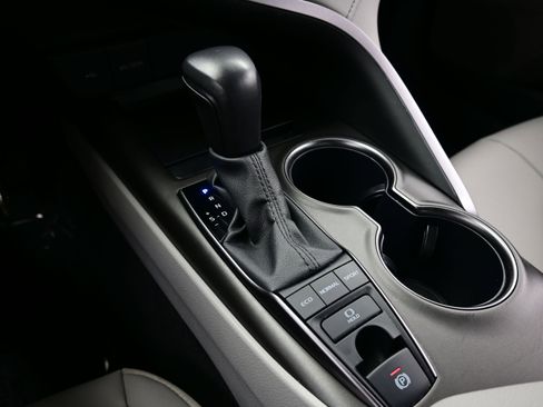 Used 2024 Toyota Camry SE image 22