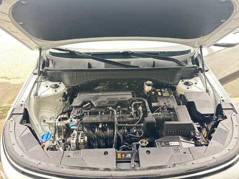 Used 2025 Hyundai Kona SEL image 32