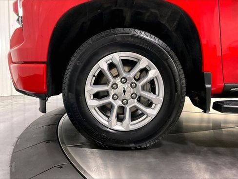 Used 2023 Chevrolet Silverado 1500 RST w/ Convenience Package II AWD/4WD image 9