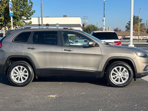 Used 2020 Jeep Cherokee Latitude image 7