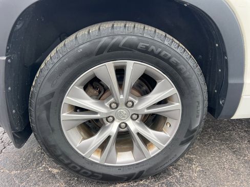 Used 2014 Toyota Highlander XLE AWD/4WD image 42