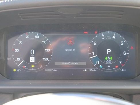 Used 2025 Land Rover Discovery Dynamic SE AWD/4WD image 28