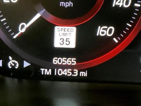 Used 2020 Volvo XC40 T5 R-Design image 22