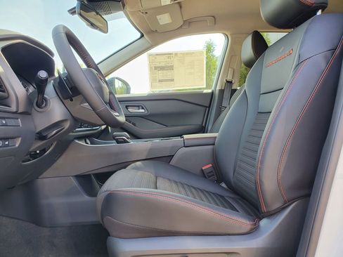 New 2026 Nissan Rogue SV AWD/4WD image 17