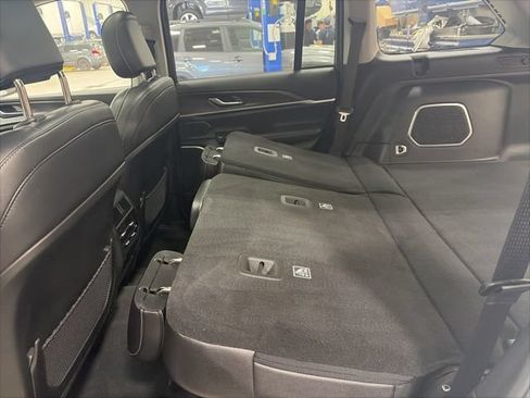 Used 2023 Jeep Grand Cherokee 4WD 4xe image 16
