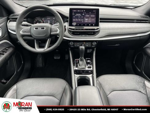 Used 2023 Jeep Compass Latitude AWD/4WD image 10
