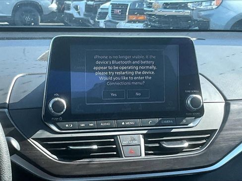 Used 2025 Nissan Altima 2.5 SV FWD image 22