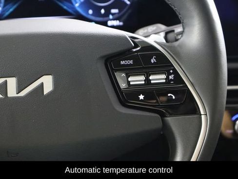 Used 2025 Kia Niro Wind w/ Wind Preserve Package FWD image 10