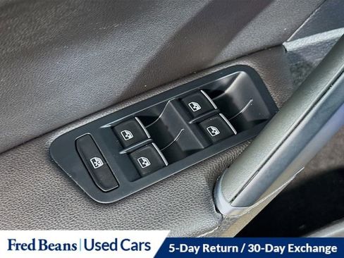 Used 2019 Volkswagen Golf R 4-Door image 18