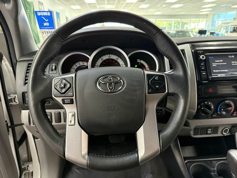 Used 2015 Toyota Tacoma PreRunner w/ SR5 Package RWD image 18