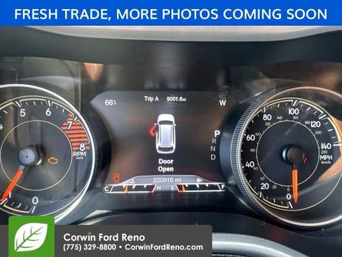 Used 2016 Jeep Cherokee Trailhawk AWD/4WD image 15