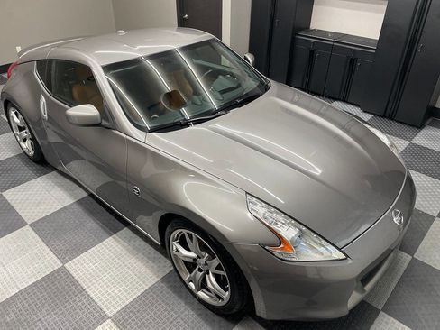 Used 2009 Nissan 370Z Touring w/ Sport Pkg RWD image 19
