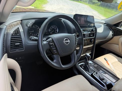 Used 2024 Nissan Armada Platinum w/ Captain's Chairs Package AWD/4WD image 4