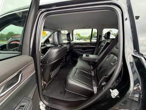 Used 2023 Jeep Grand Cherokee Limited AWD/4WD image 14