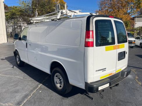 Used 2015 Chevrolet Express 2500 Work Van image 3