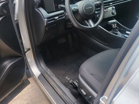 Used 2025 Hyundai Tucson SEL FWD image 3