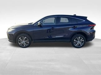 Used 2023 Toyota Venza LE video 2