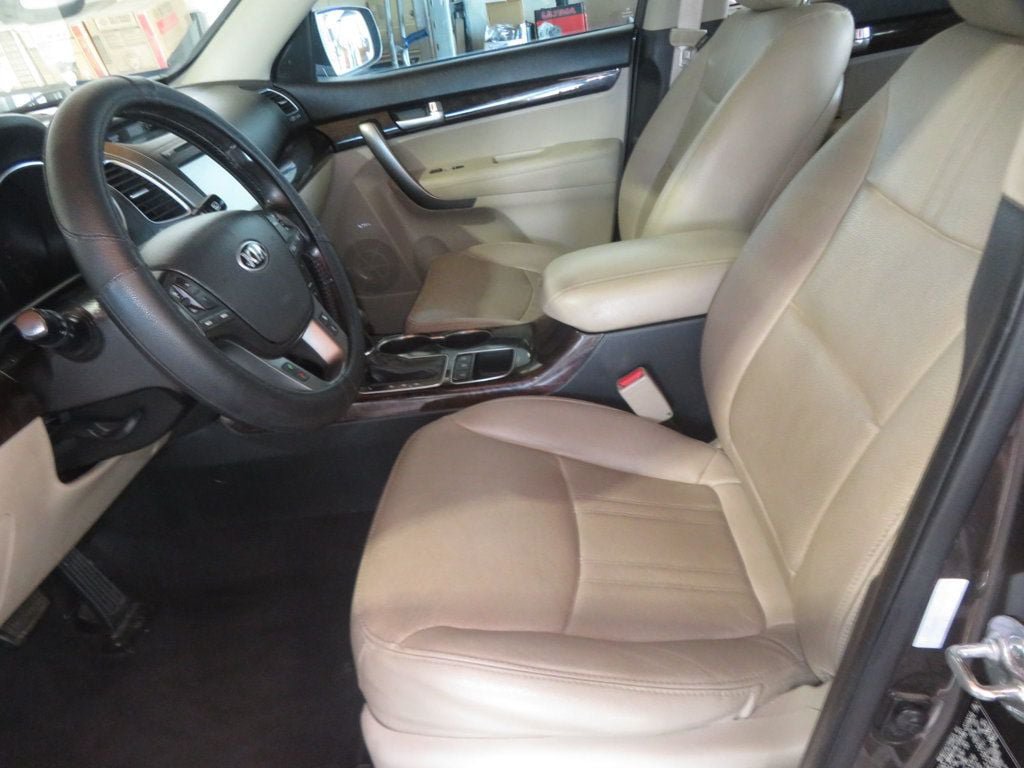 Used 2014 Kia Sorento EX w/ EX V6 Touring Package FWD image 17