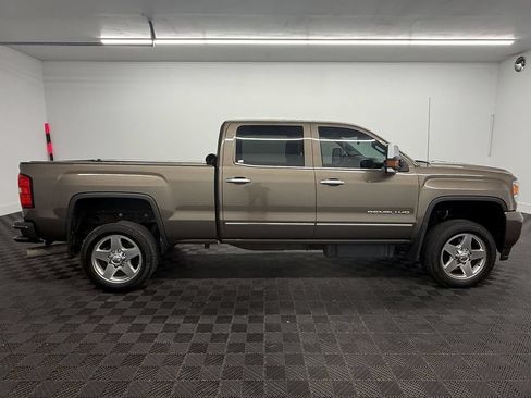 Used 2015 GMC Sierra 2500 Denali w/ Duramax Plus Package AWD/4WD image 8