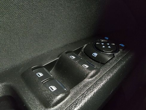 Used 2020 Ford Fusion SE FWD image 27