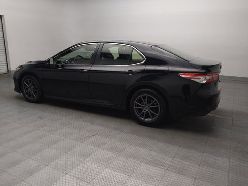 Used 2018 Toyota Camry LE w/ Convenience Package FWD image 3
