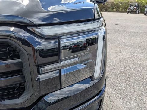Used 2025 Ford F150 Lariat w/ Equipment Group 501A Mid AWD/4WD image 9