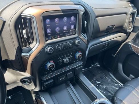 Used 2019 Chevrolet Silverado 1500 High Country w/ High Country Premium Package AWD/4WD image 16