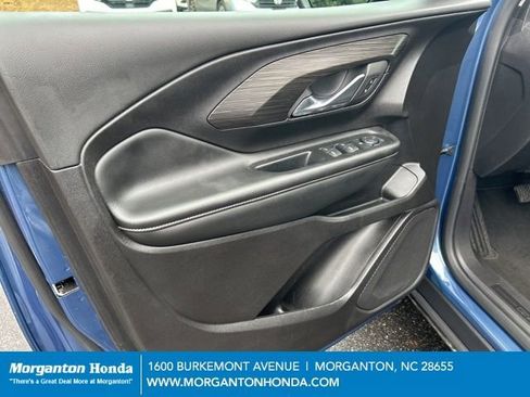 Used 2024 GMC Terrain SLE image 13