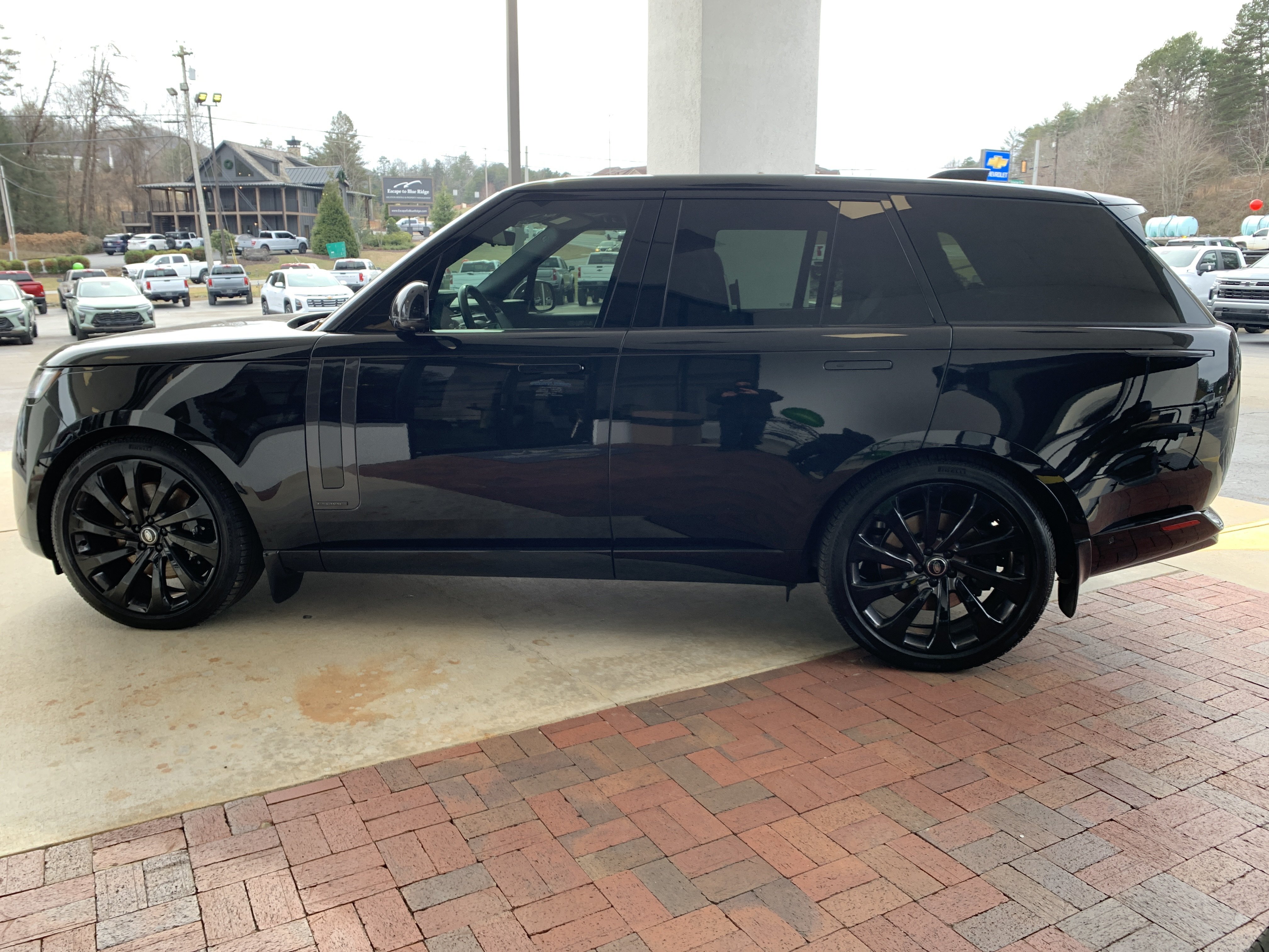 Used 2025 Land Rover Range Rover Autobiography AWD/4WD image 5