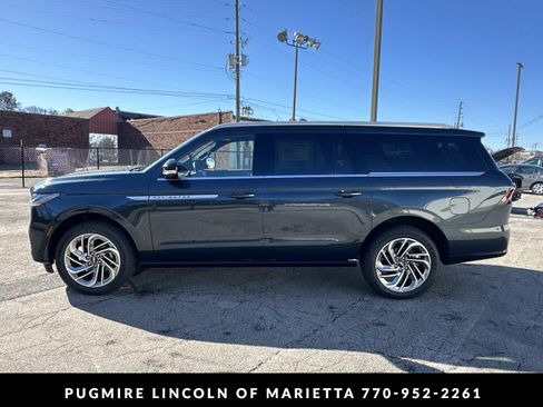 New 2026 Lincoln Navigator L Reserve AWD/4WD image 4
