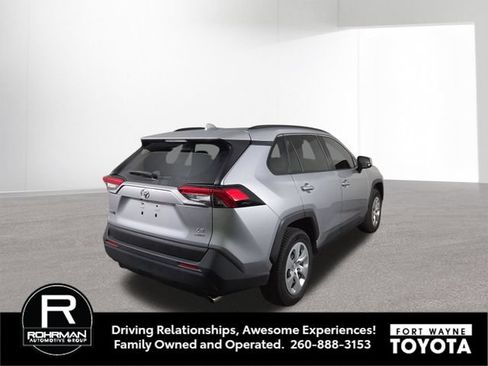 Used 2019 Toyota RAV4 LE w/ Carpet Mat Package AWD/4WD image 6