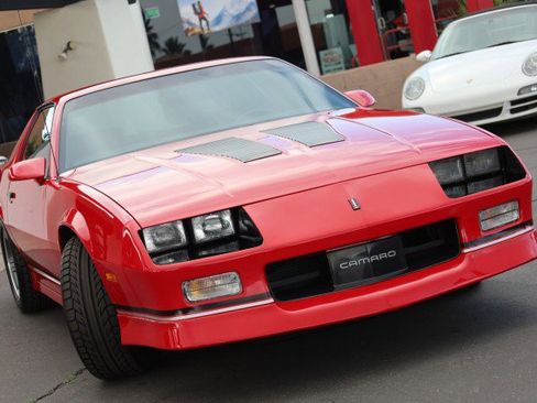 Used 1990 Chevrolet Camaro IROC-Z image 2