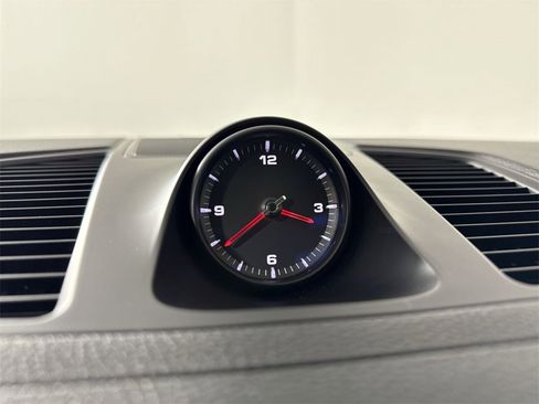 Certified 2019 Porsche Cayenne image 29